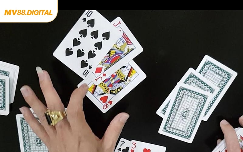 Kinh nghiệm đánh bài Liêng nhanh thắng cho người mới